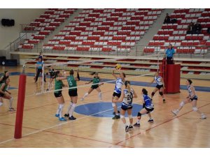 Anadolu Üniversitesi filede ligin 12. haftasında Bolu Belediye Spor Kulübü takımıyla karşılaştı