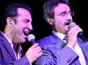 Sahnede 'My Way'i söyledi!