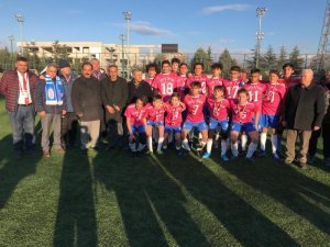 IYAŞ Gençlik, Isparta U-16 Ligi’nde şampiyon oldu