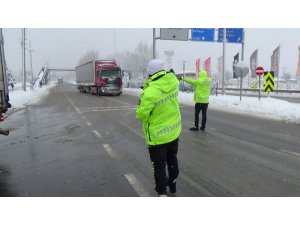 Kütahya çevre yolunda büyük araçların geçişine izin verilmiyor