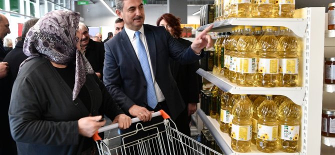 Mamak'ta ihtiyaç sahipleri için "gönül çarşısı" kuruldu