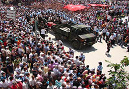 Şehit cenazesinde çirkin saldırı
