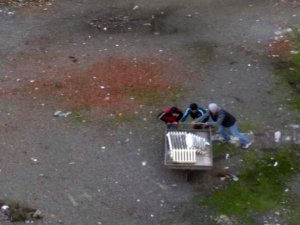 Çalacak eşya bulamadılar, kalorifer peteklerini söküp götürdüler