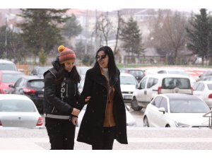 Bolu’da, uyuşturucu operasyonunda 3 kilo 894 gram esrar yakalandı