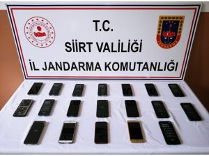 Siirt’te 16 adet kaçak cep telefonu ele geçirildi