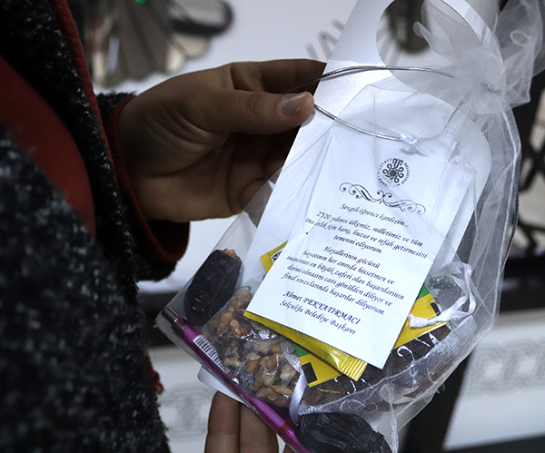 Selçuklu Gençlik Meclisi, üniversitelilere 2 bin ikramlık dağıttı