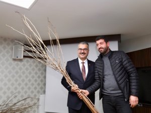 Süne ile mücadele kapsamında 4 bin fidan dağıtıldı
