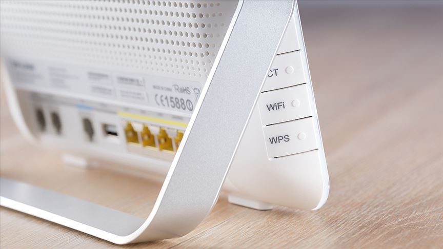 Türk Telekom CEO'su Önal: "Wi-Fi şifrelerini herkesle paylaşmayın"