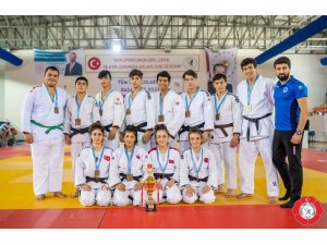 Kağıtspor’dan madalya yağmuru