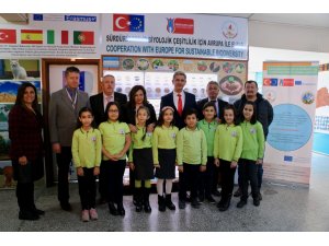 Biyolojik çeşitliliği okulda oluşturulan "tohum bankası"nda öğreniyorlar