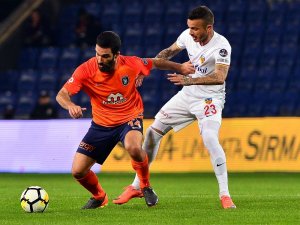 Başakşehir, Arda Turan ile yollarını ayırdı!