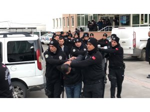 Hatay’da 800 polisle uyuşturucu operasyonu