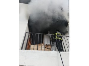 Elektrikli battaniye evi yaktı