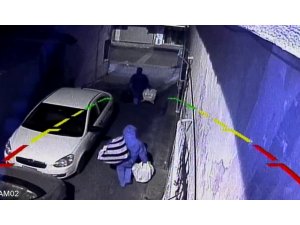 Cep telefonlarını çuvalla çaldılar