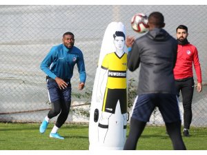 Bokila, Keçiörengücü kampına katıldı