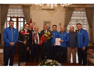 İşitme Engeli sporcular başarılarıyla göz doldurdu