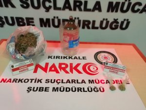 Uyuşturucu maddeyi çatı katına zulaladılar
