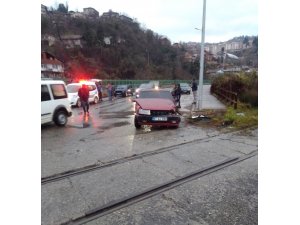 Yük treni çarptı, sürücünün burnu bile kanamadı