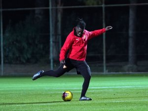 Göztepe’de Antalya kampı başladı
