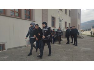 Zehir tacirlerine şafak operasyonu: 5 tutuklama