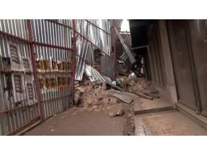 Beyoğlu’nda tadilat halindeki binada çökme meydana geldi