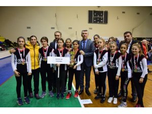Balıkesir’de başarılı okul sporcularına ödülleri törenle verildi