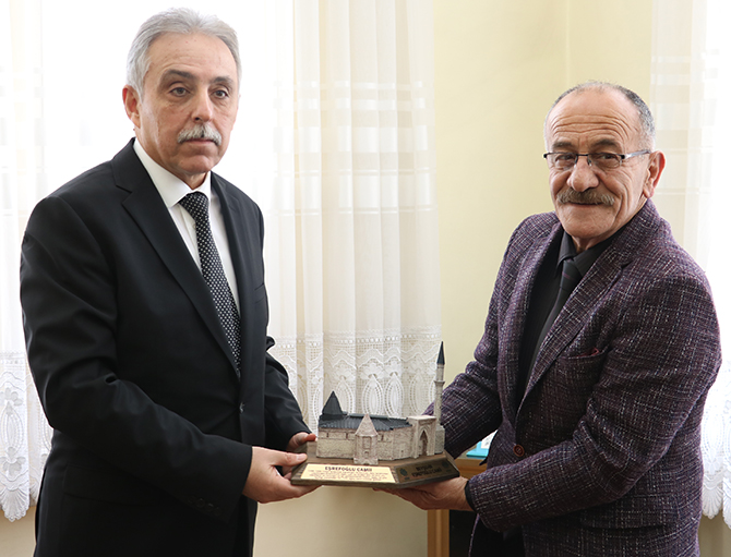 Konya Valisi Toprak, Beyşehir'de muhtarlarla buluştu