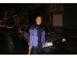 Kendisini babasına şikayet eden kişinin arabasını kundakladı