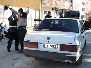 Manisa’da okul çevrelerinde uyuşturucu araması