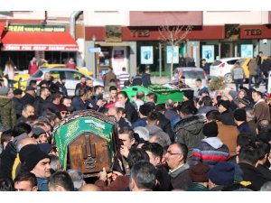AVM yangınında hayatını kaybeden 2 kadın son yolculuğuna uğurlandı