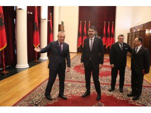 Bakan Kurum, Arnavutluk Cumhurbaşkanı Meta ile görüştü