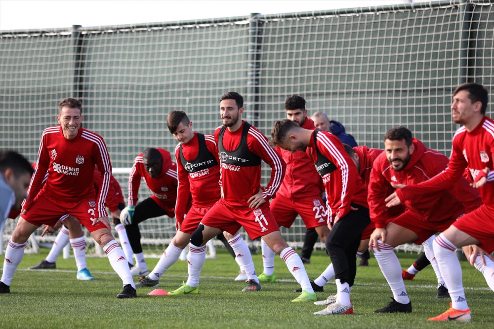 Lider Sivasspor, ikinci yarı hazırlıklarını sürdürdü
