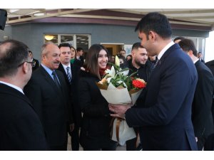 Bakan Kurum, Arnavutluk'taki Türk kurum ve kuruluşlarını ziyaret etti