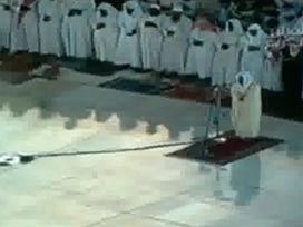 Kabe imamı gözyaşlarını tutamadı VİDEO