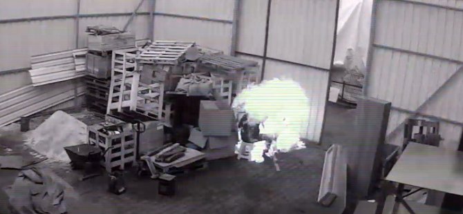 Ateşe döktüğü tiner kendini yaktı