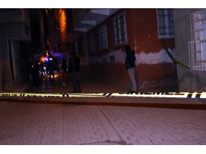 Çatışmanın ortasında kaldı, montu hayatını kurtardı