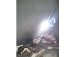 Samandağ’da çıkan yangında evdeki eşyalar kullanılamaz hale geldi