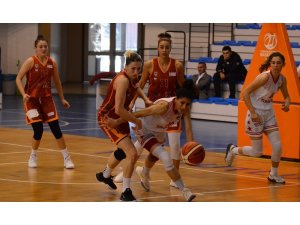 Turgutlu Belediye Kadın Basket takımı kendi evinde mağlup