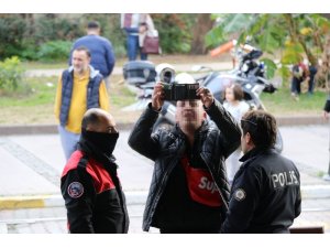 "Beni kandırıyorsunuz" deyip esnafa bıçak çekti, gözaltına alındı