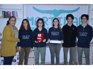 Liseli mucitlerden kasksız motor kullanımını önleyen buluş