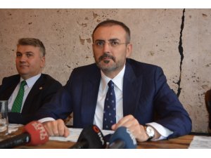 AK Partili Ünal: “10 yıllık basın emekçisiyle 10 günlük sosyal medya paylaşımcısı aynı kefeye konulmamalı”