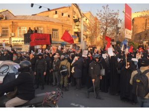 Tahran'da İngiltere karşıtı gösteri düzenlendi