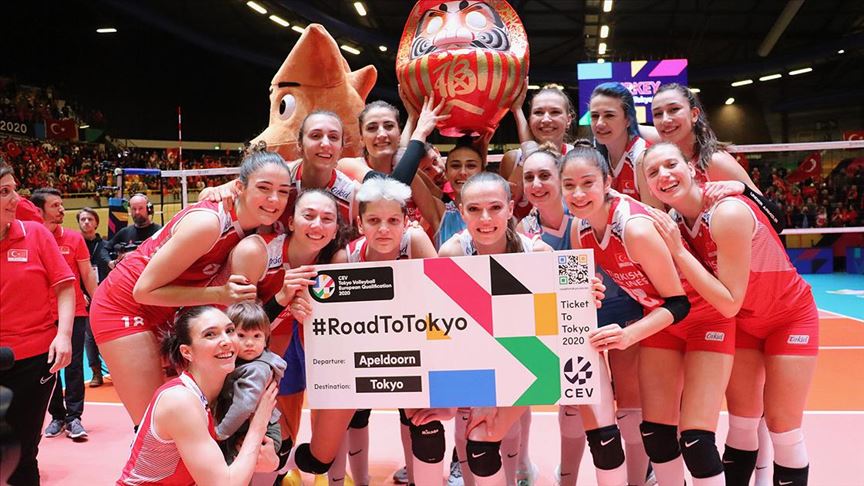 Şentop, A Milli Kadın Voleybol Takımı'nı kutladı