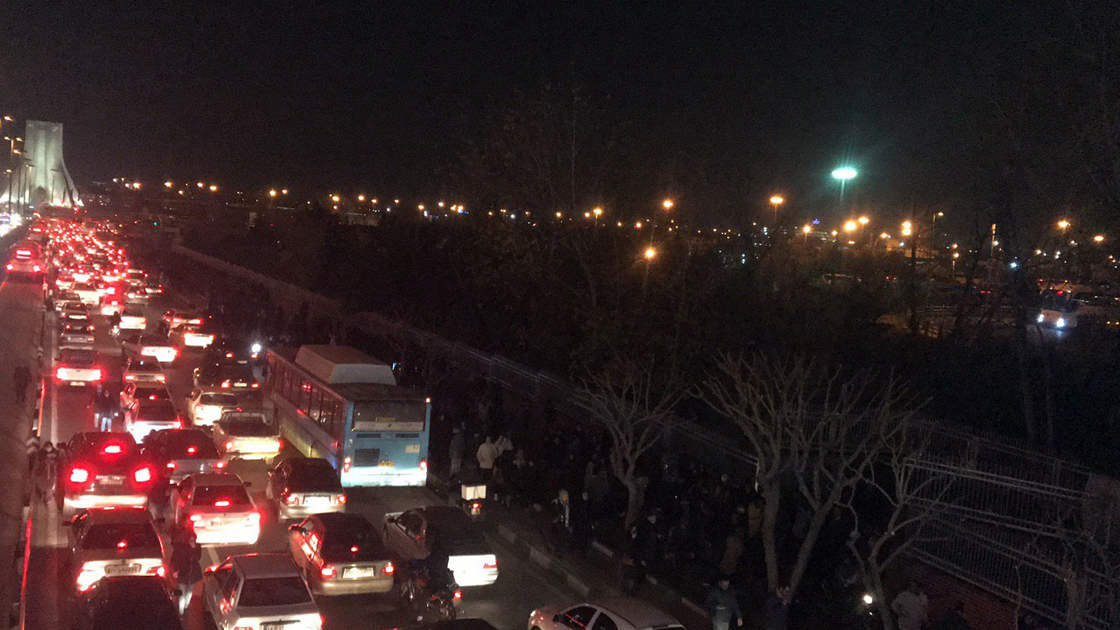 İran'daki rejim karşıtı gösteriler ülkenin tamamına yayılıyor