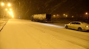 Ağrı'da ulaşıma kar engeli
