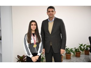 Başkan Kocaman, genç satranç sporcunu ağırladı