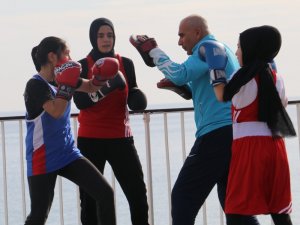 Demir Lady’ler Türkiye şampiyonasına hazırlanıyor