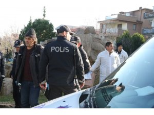 İki gündür kayıp olan 18 yaşındaki genç parkta ölü bulundu