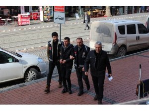 Cezaevinden firar etti, sevgilisinin evinde saklanırken yakalandı