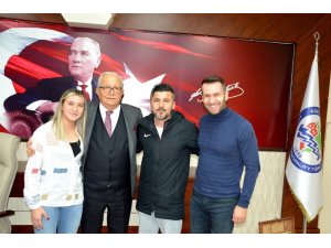 Zonguldaklı Milli futbolcu Ece Türkoğlu;